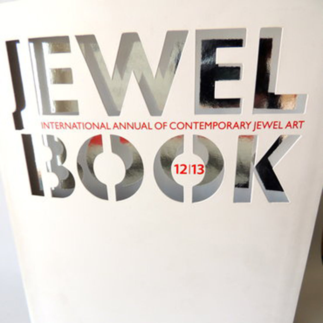 New contemporary jewellery book